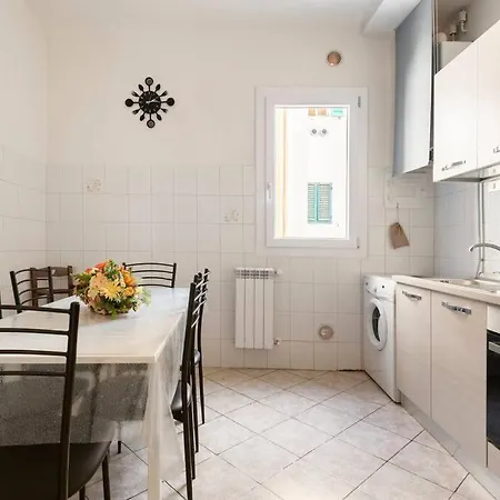 Santa Croce Apartment